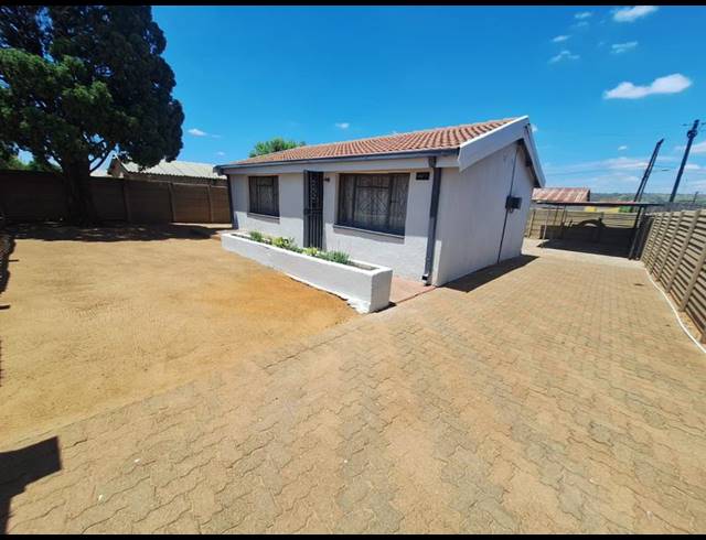 2 BEDROOM HOUSE FOR SALE IN MABOPANE